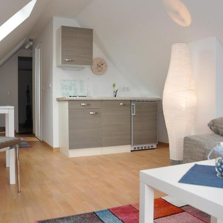 Ferienhaus Mueritzzauber / 1 Zimmer Dachgeschoss-Appartement Röbel Extérieur photo