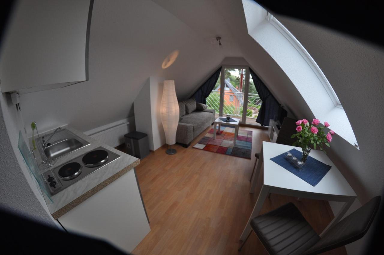 Ferienhaus Mueritzzauber / 1 Zimmer Dachgeschoss-Appartement Röbel Extérieur photo